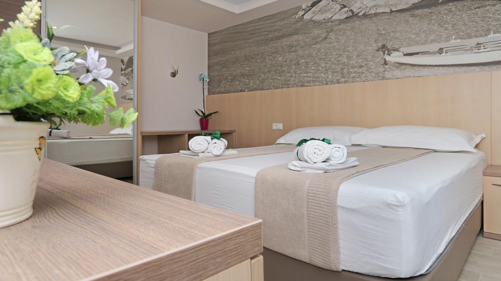 Apartments Hermes Тучепи Екстер'єр фото