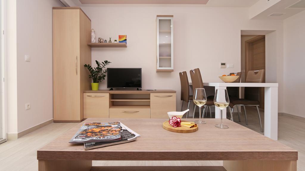 Apartments Hermes Тучепи Екстер'єр фото