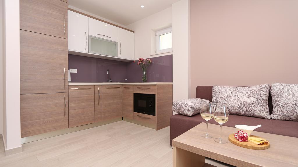 Apartments Hermes Тучепи Екстер'єр фото