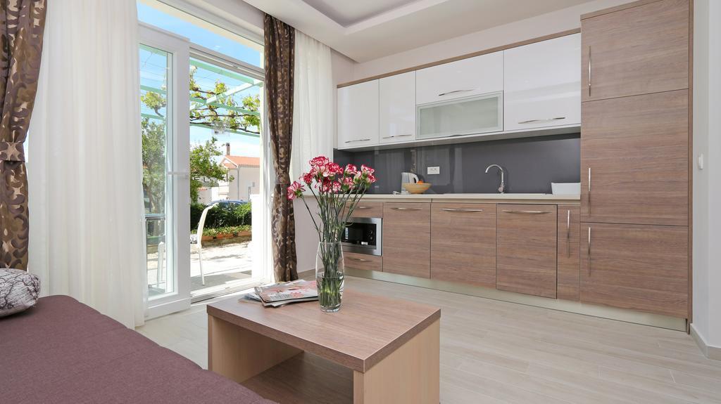 Apartments Hermes Тучепи Екстер'єр фото