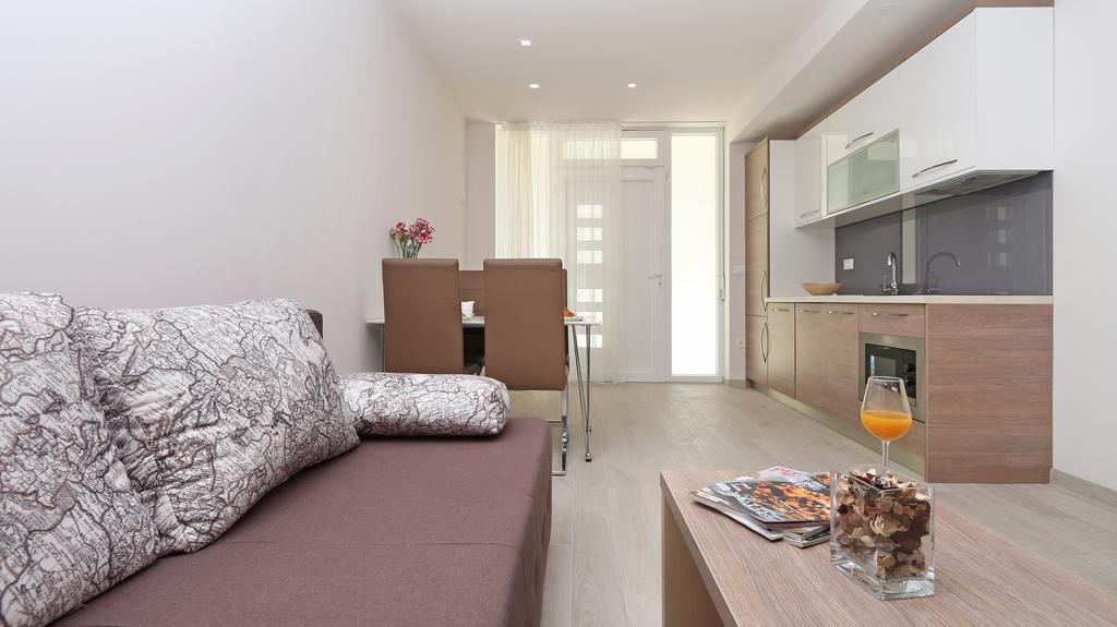 Apartments Hermes Тучепи Екстер'єр фото